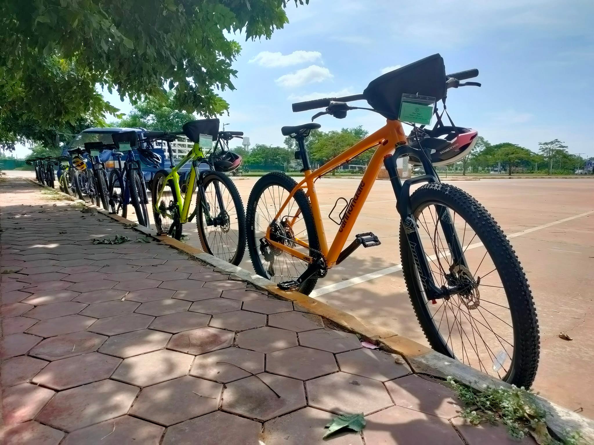 Phnom Penh Bike To Kampong and Siem Reap 5 Days